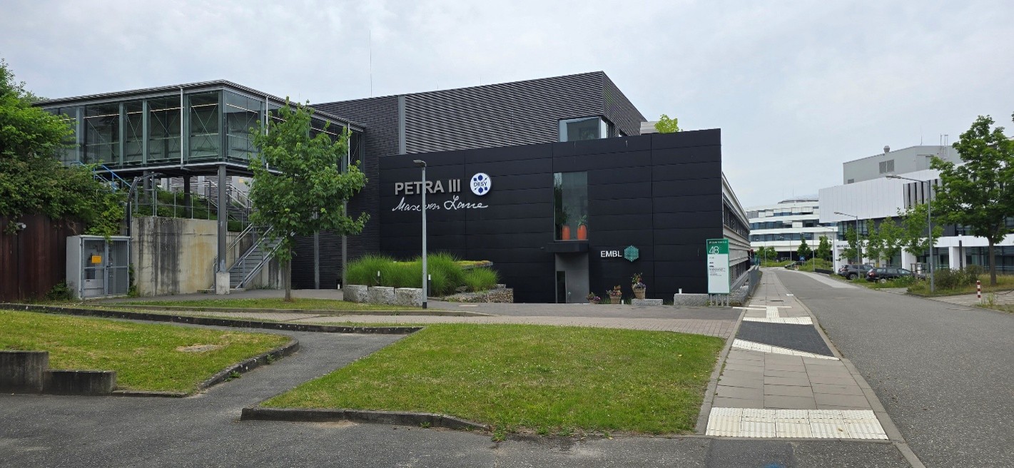 Wizyta badawcza w ośrodku synchrotronowym DESY